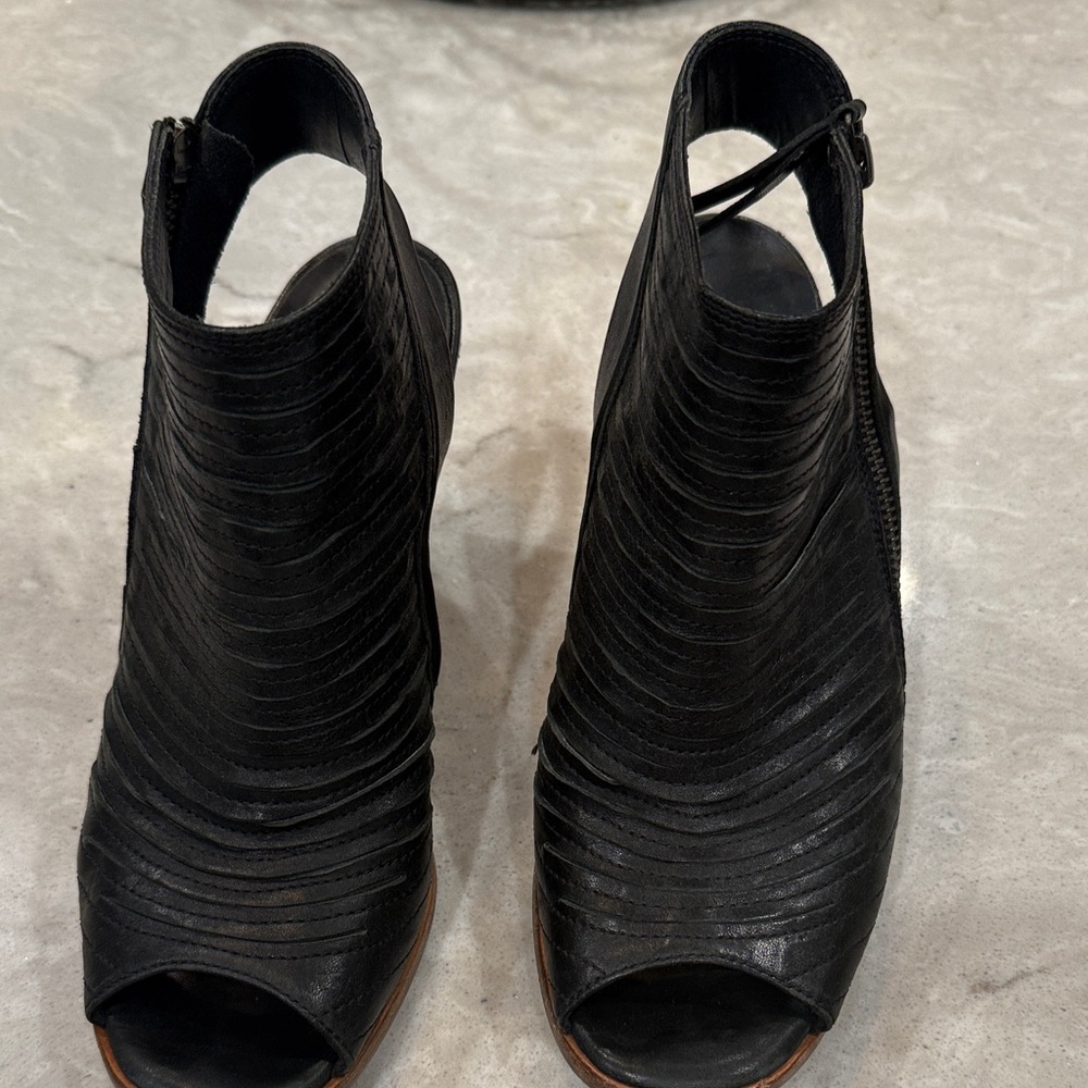 Paul Green Black open toe slingback Booties.